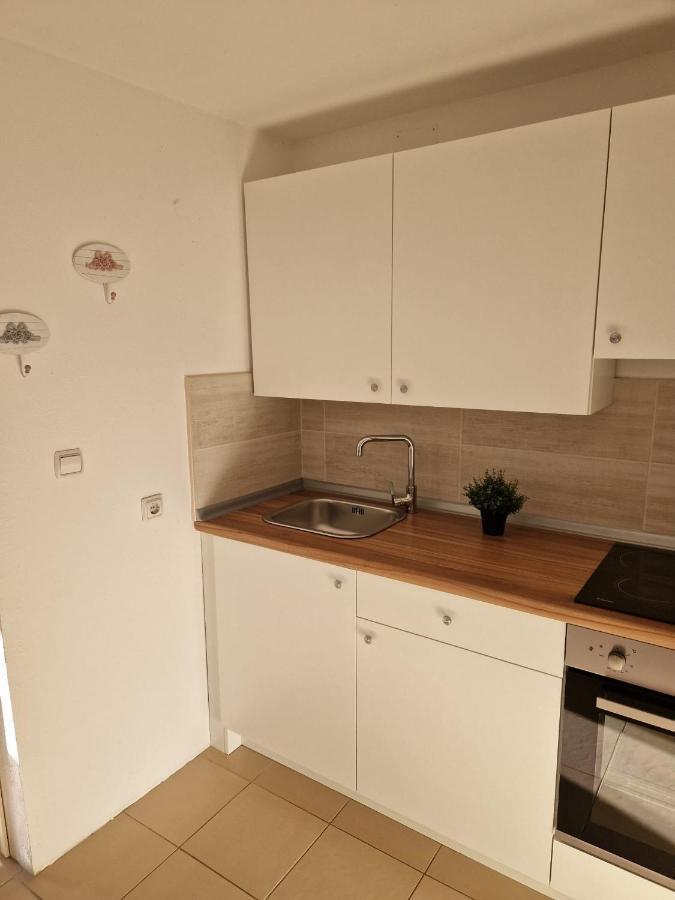 Apartment Misic 르티나 외부 사진