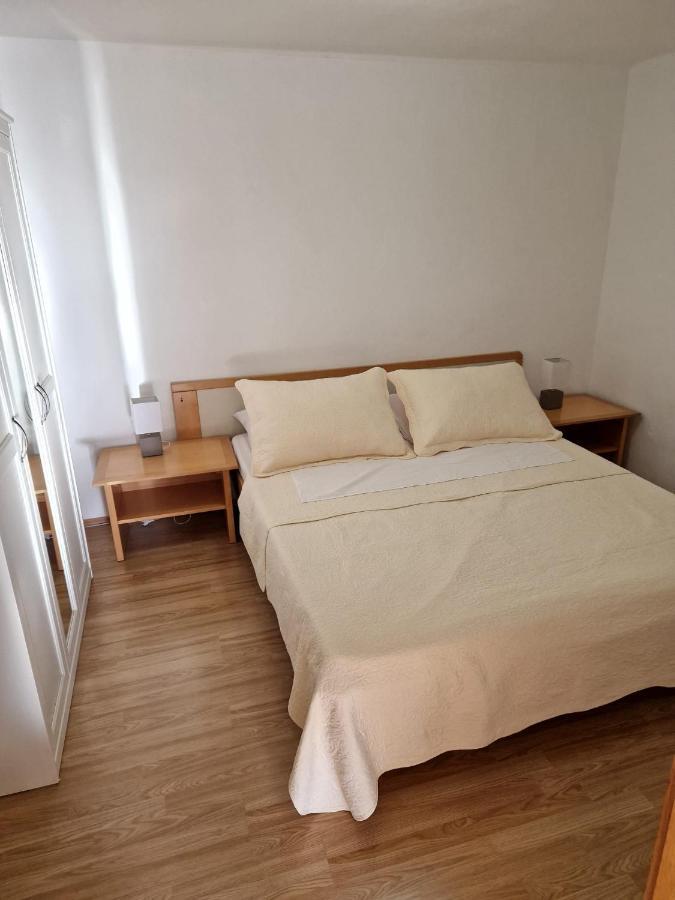 Apartment Misic 르티나 외부 사진