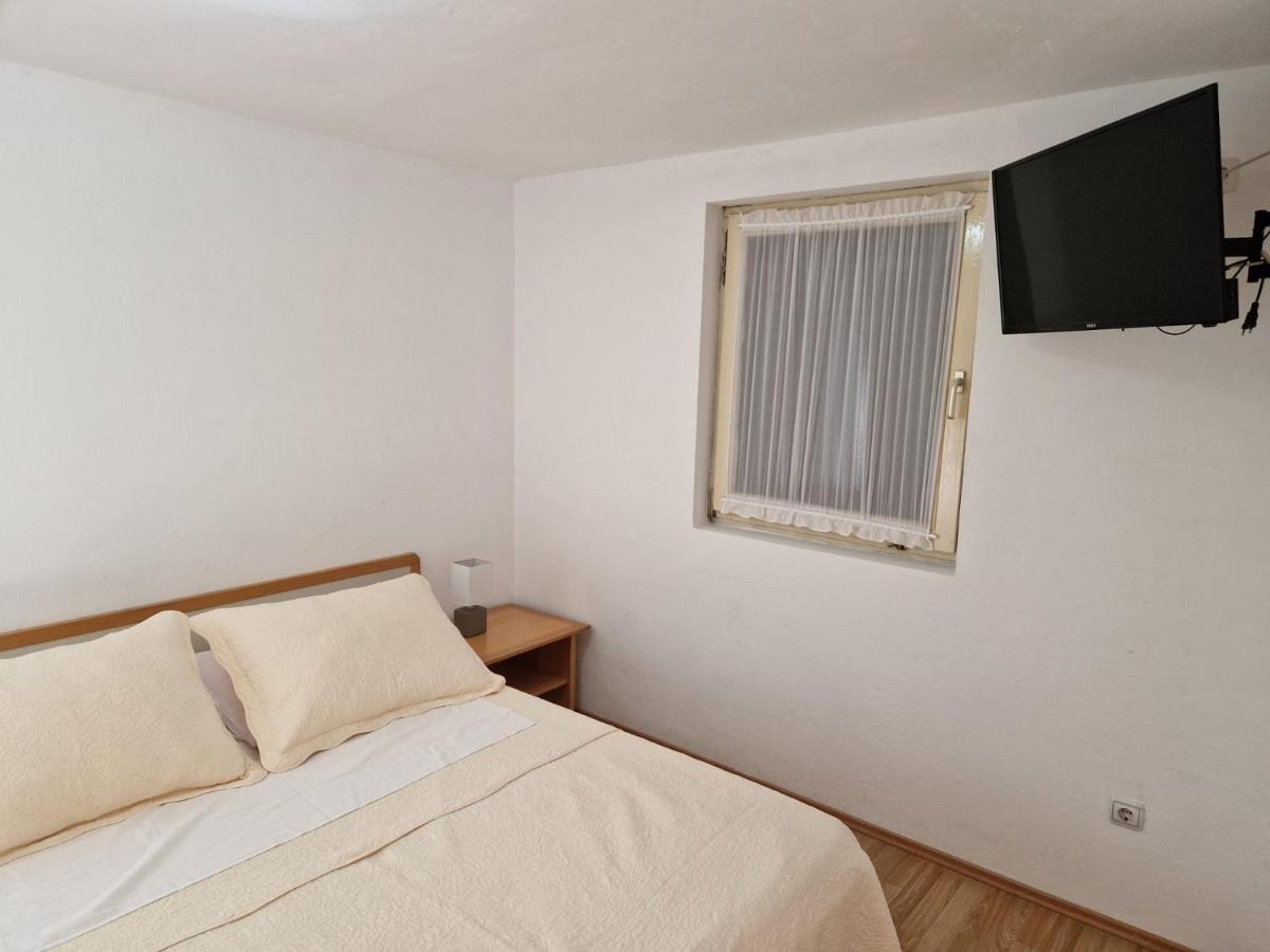 Apartment Misic 르티나 외부 사진