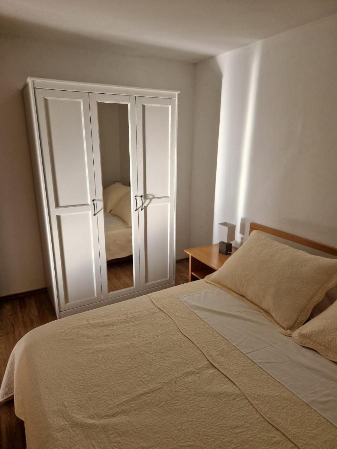 Apartment Misic 르티나 외부 사진