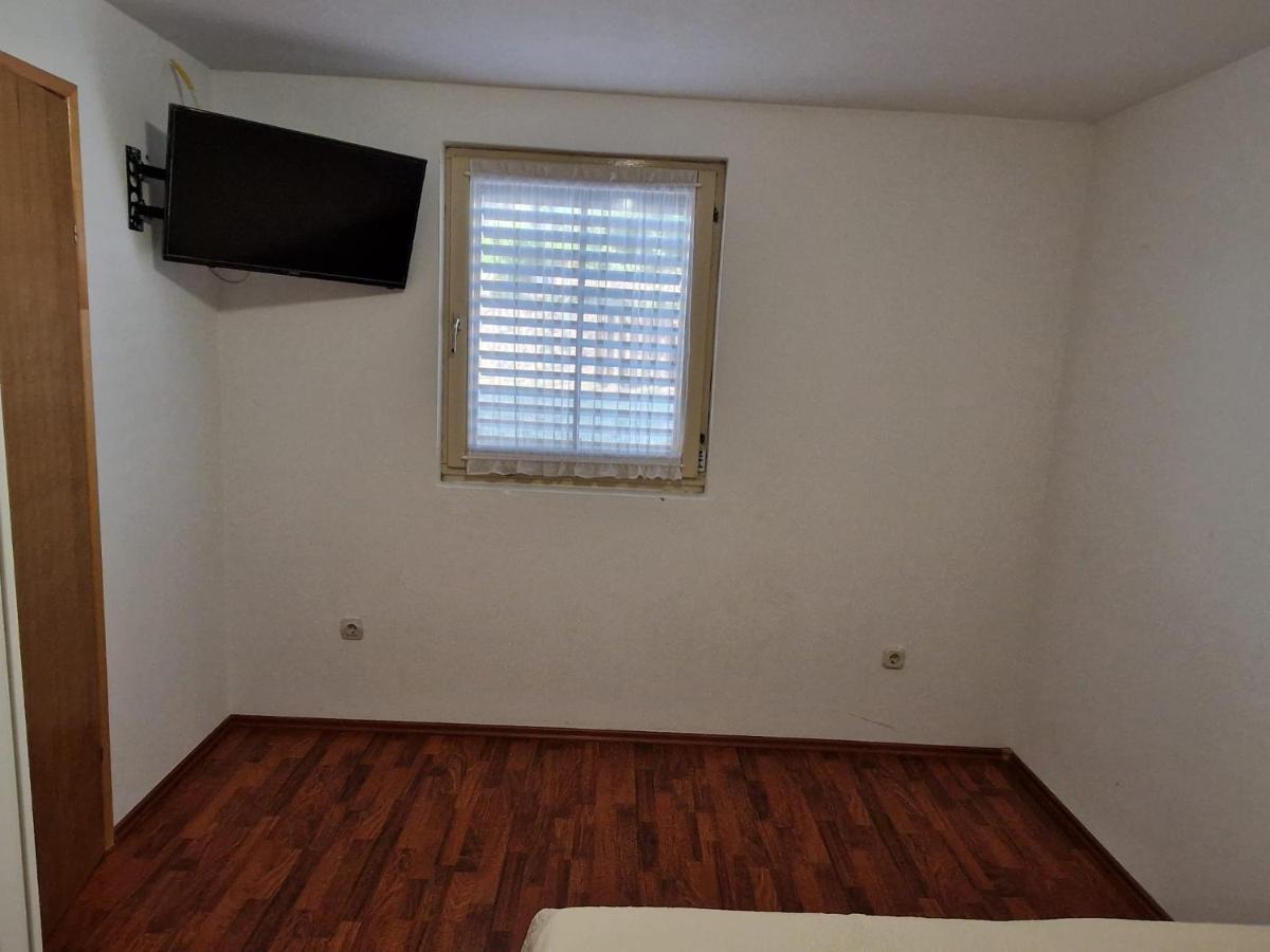 Apartment Misic 르티나 외부 사진