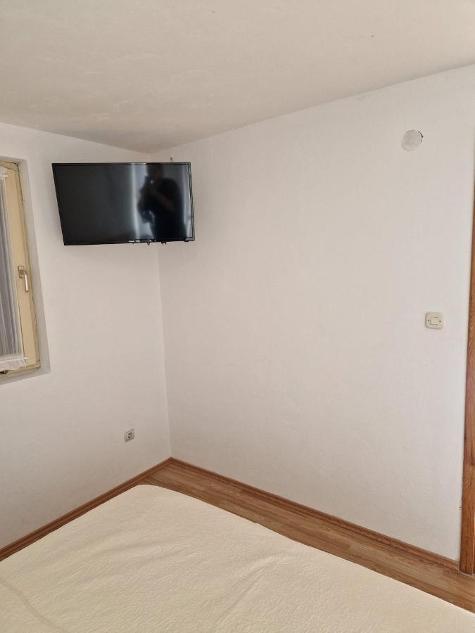 Apartment Misic 르티나 외부 사진