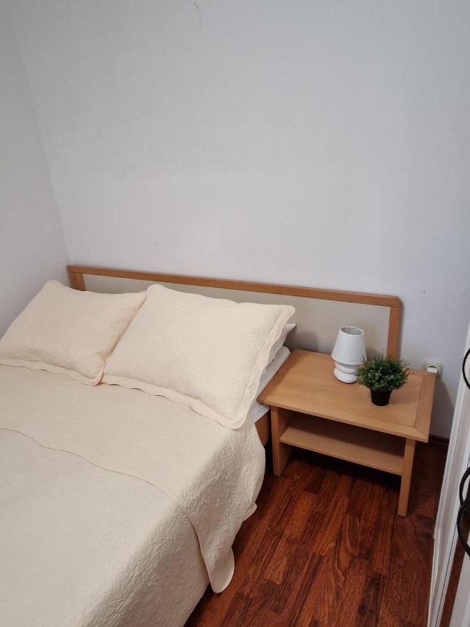 Apartment Misic 르티나 외부 사진
