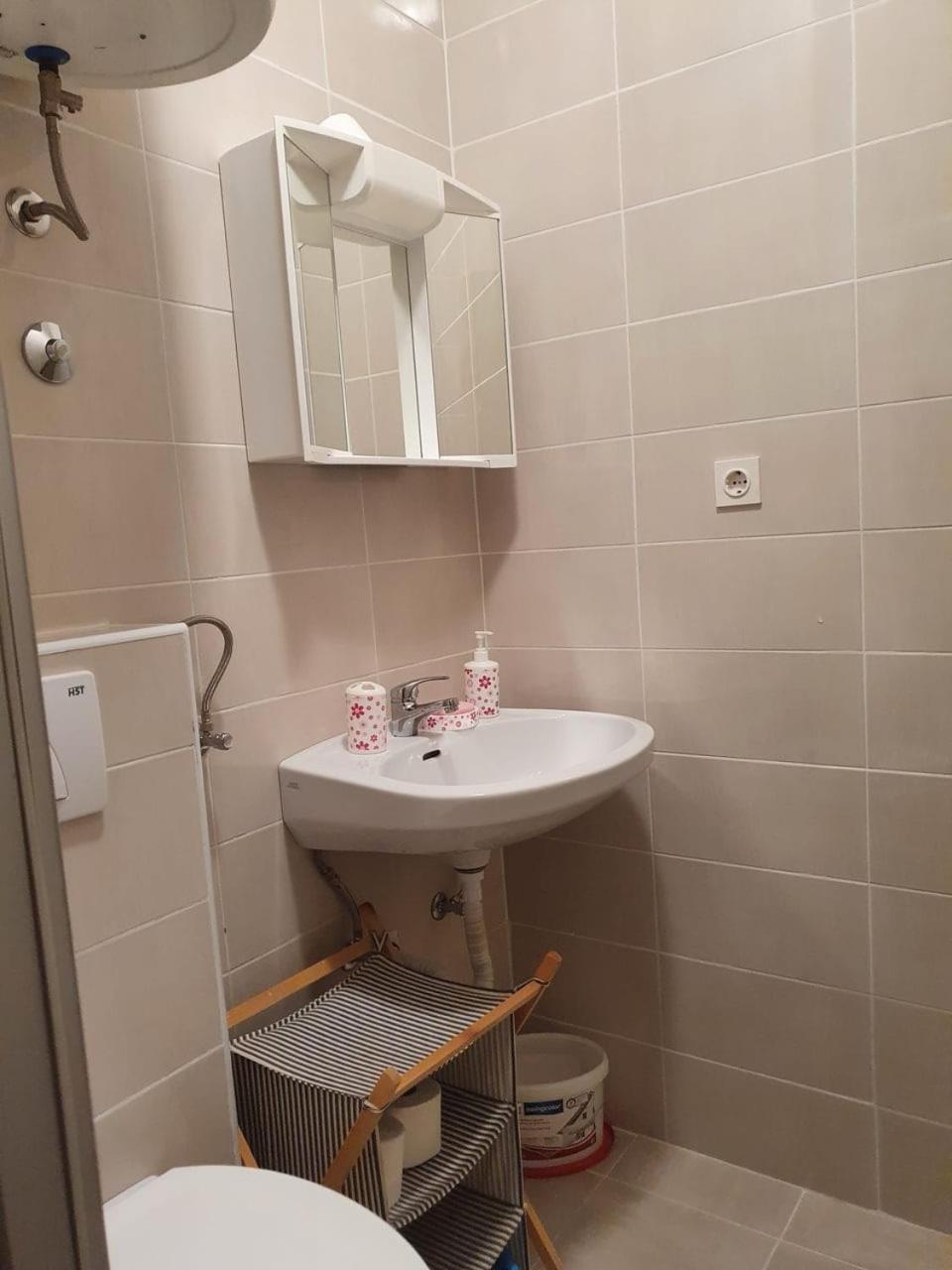 Apartment Misic 르티나 외부 사진
