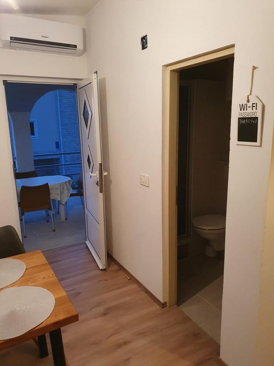 Apartment Misic 르티나 외부 사진